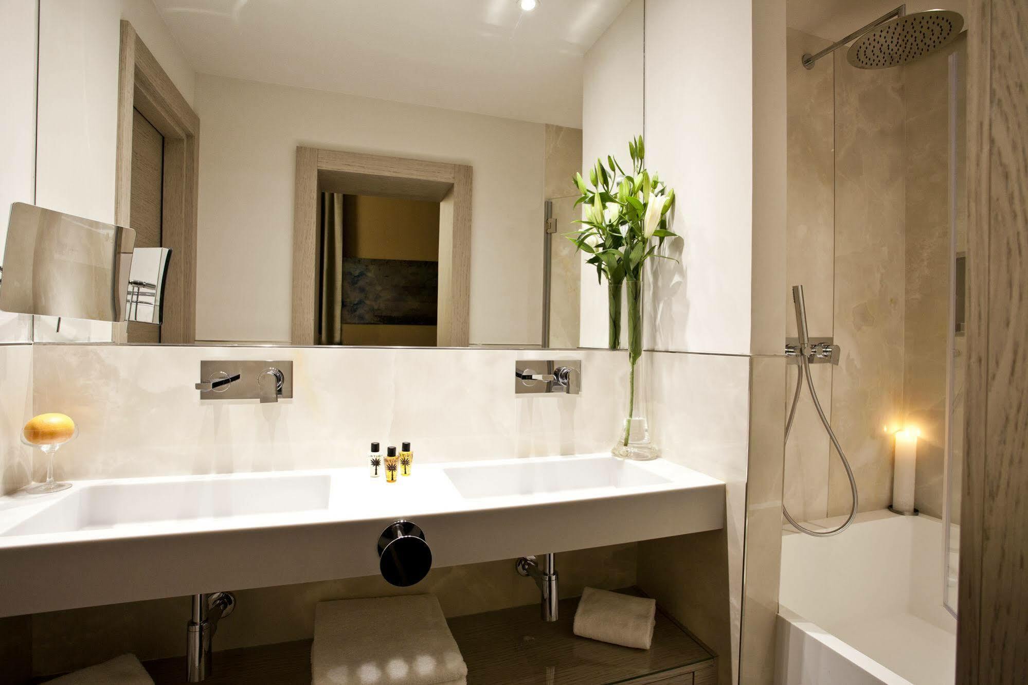 Corso 12 Roma Bed and Breakfast Εξωτερικό φωτογραφία