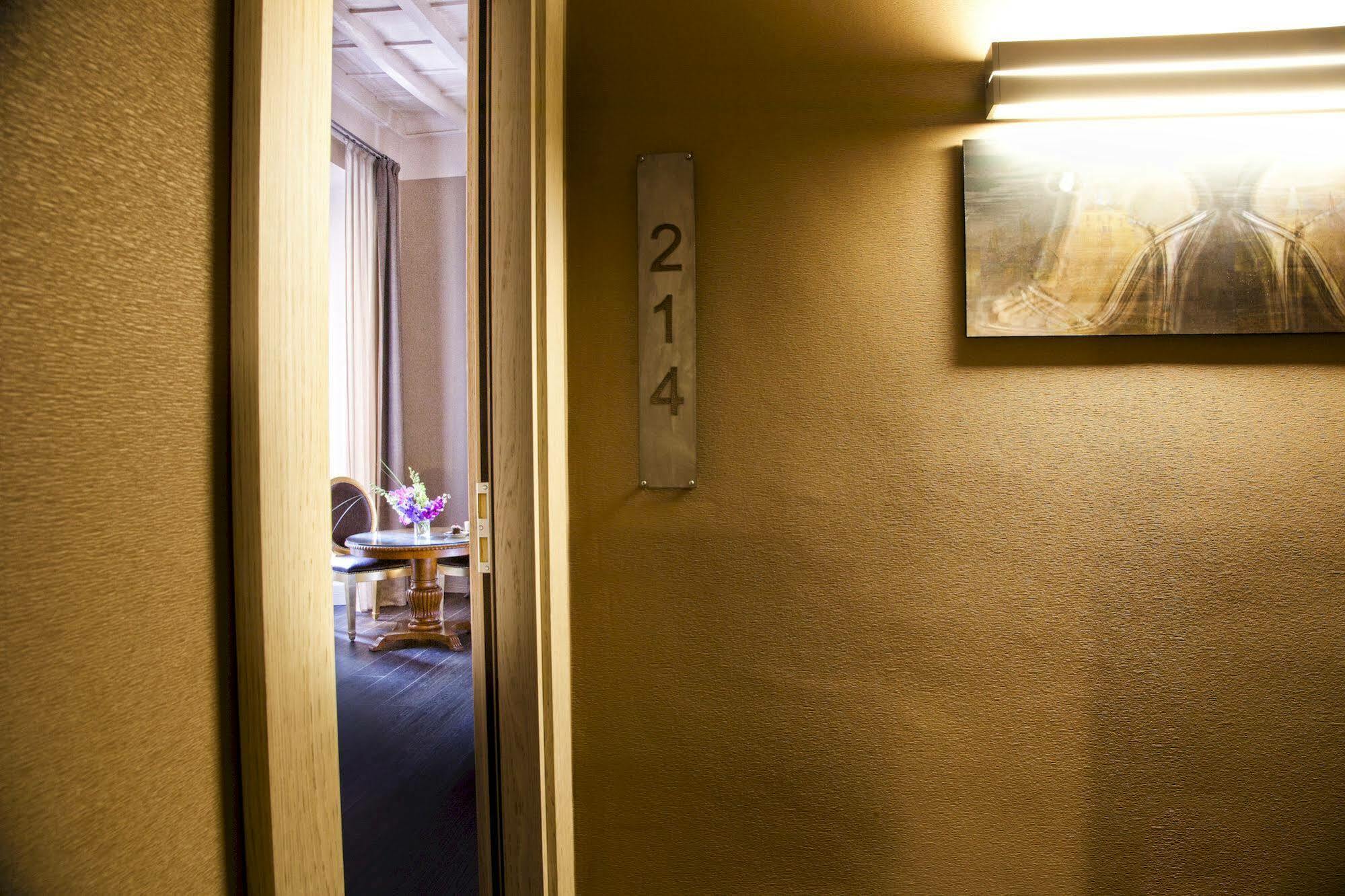 Corso 12 Roma Bed and Breakfast Εξωτερικό φωτογραφία